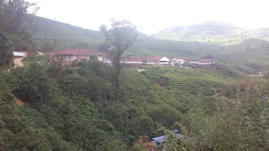 مونار Familycare Homestay